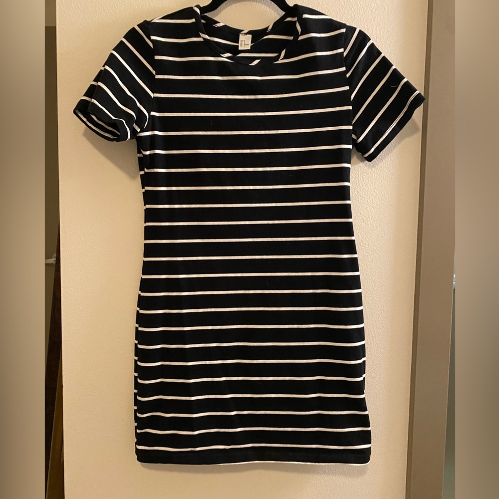 Black & white stripe fitted tunic dress